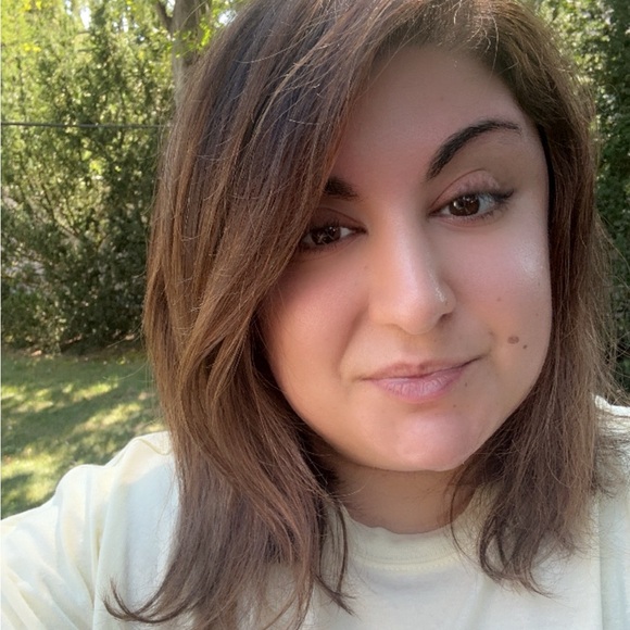 Meet your Posher, Elizabeth - Picture 1 of 1